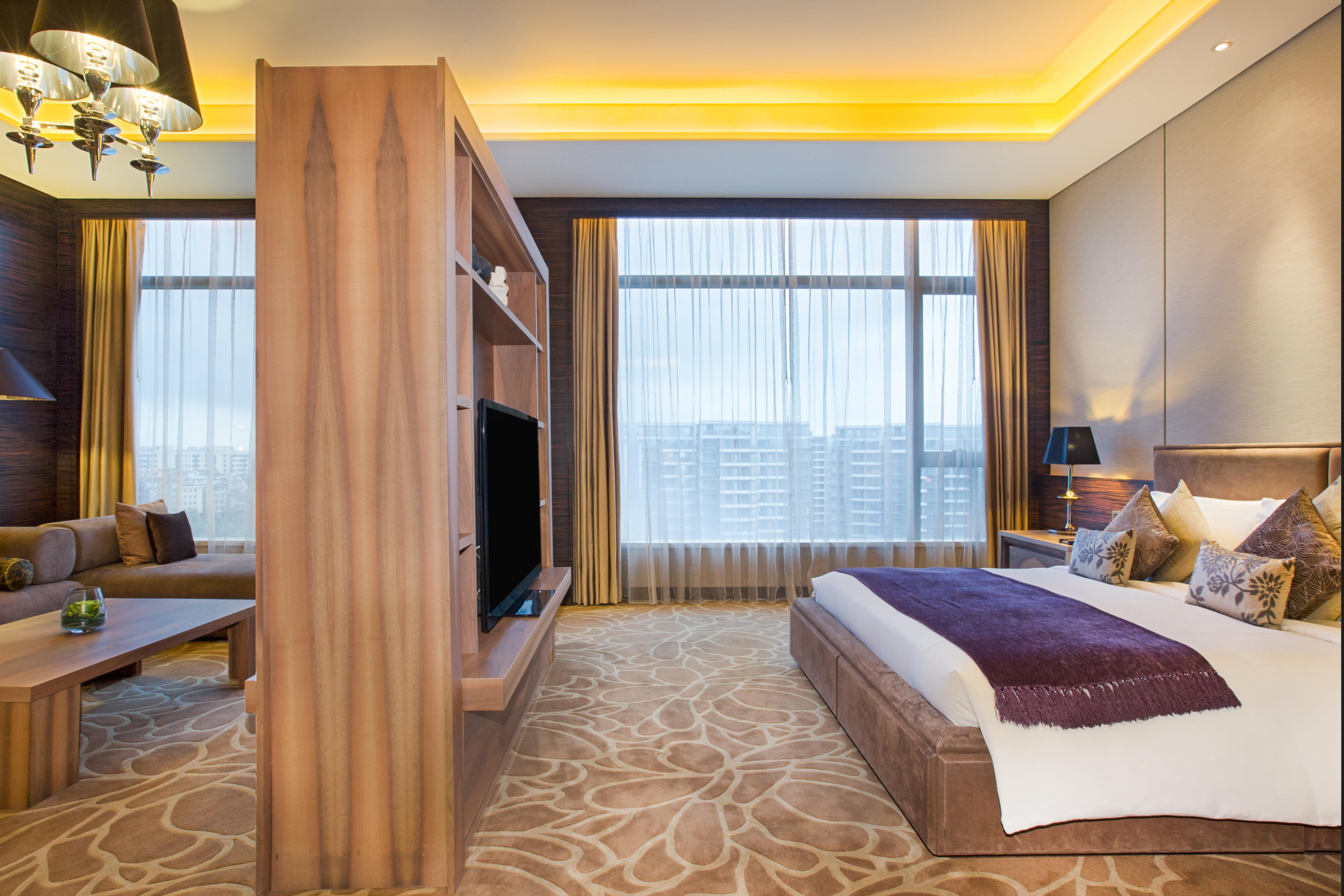 Crowne Plaza Guangzhou Huadu By Ihg - Free Shuttle Bus Between Hotel To Exhibition Center During Canton Fair Exterior photo