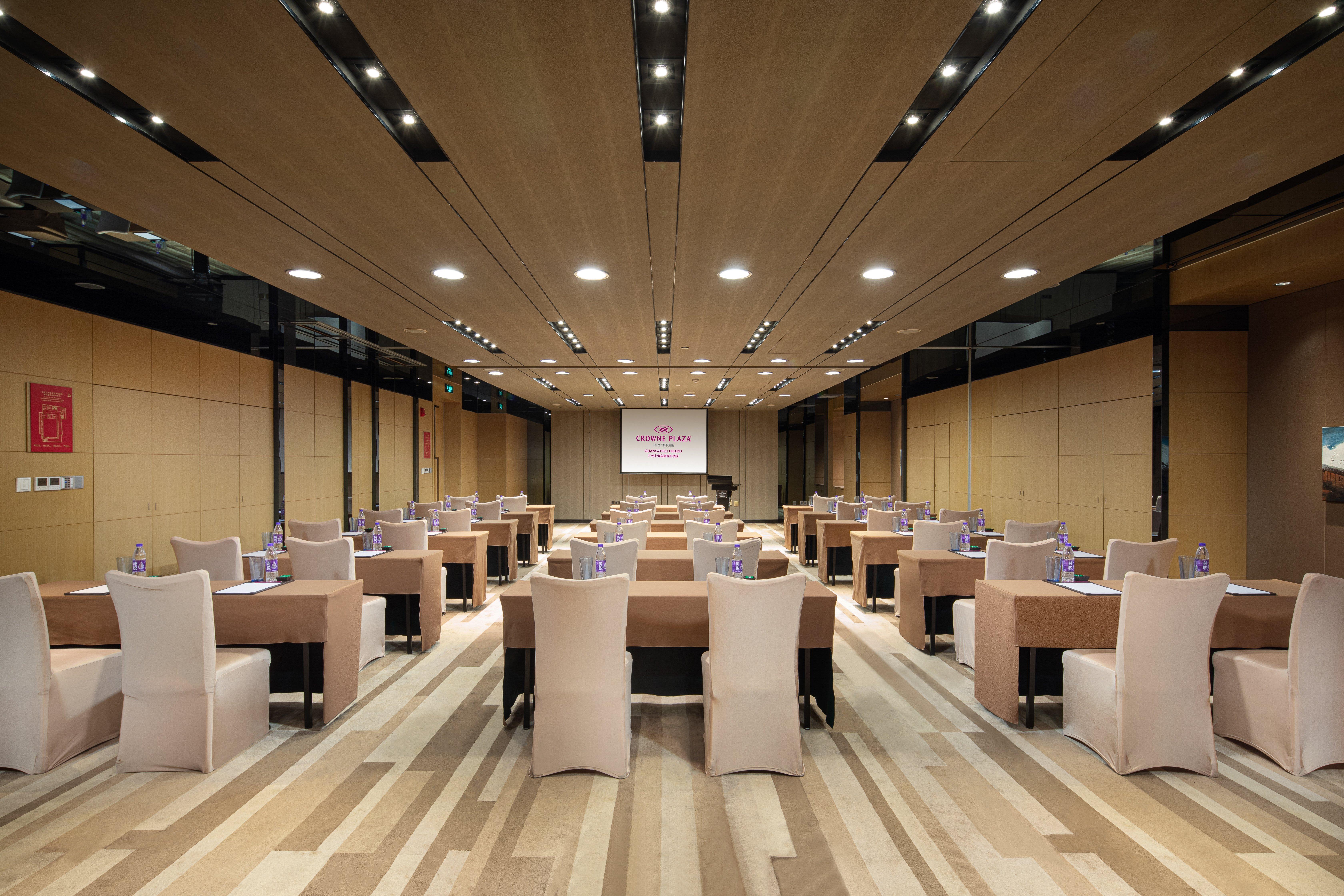 Crowne Plaza Guangzhou Huadu By Ihg - Free Shuttle Bus Between Hotel To Exhibition Center During Canton Fair Exterior photo