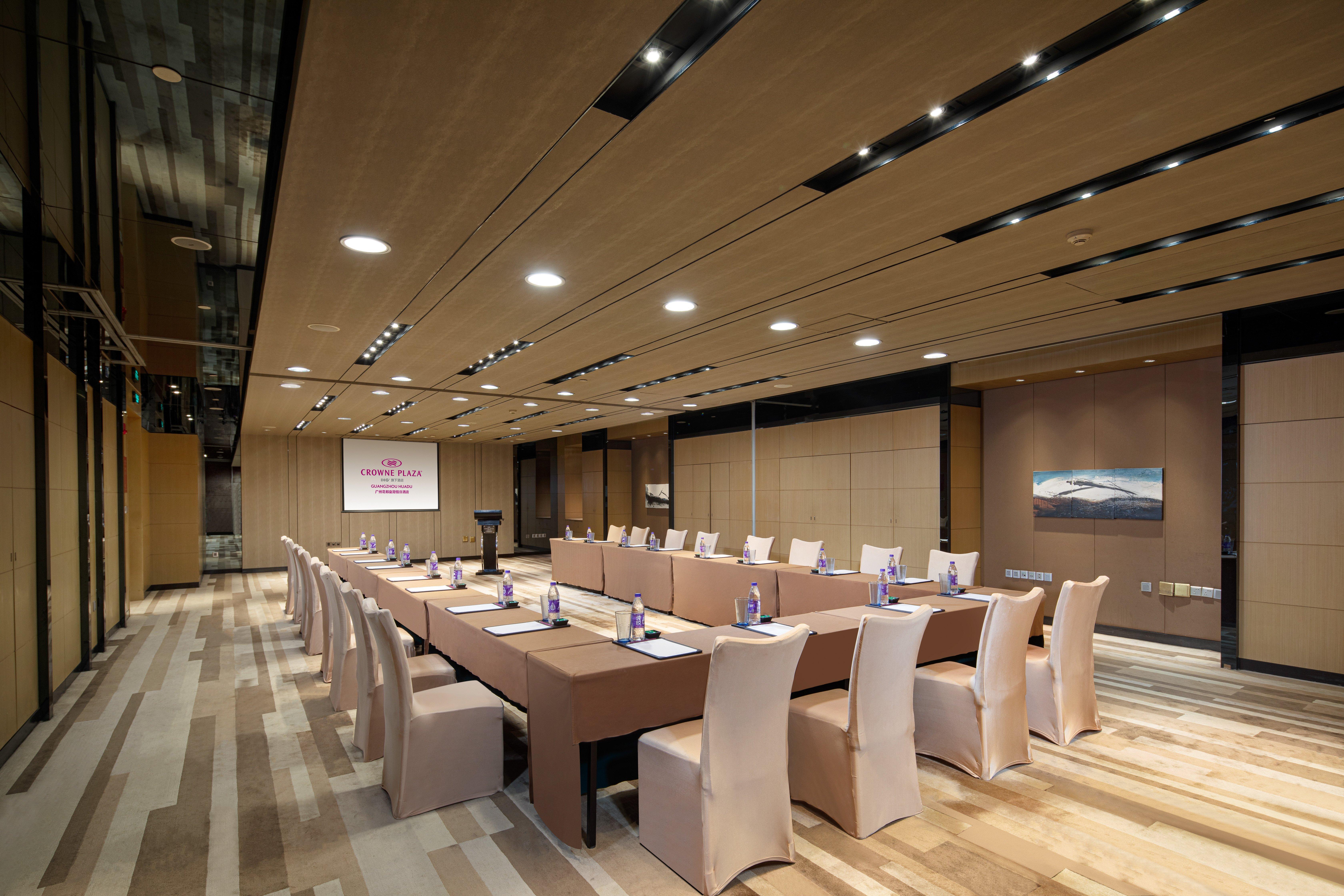 Crowne Plaza Guangzhou Huadu By Ihg - Free Shuttle Bus Between Hotel To Exhibition Center During Canton Fair Exterior photo