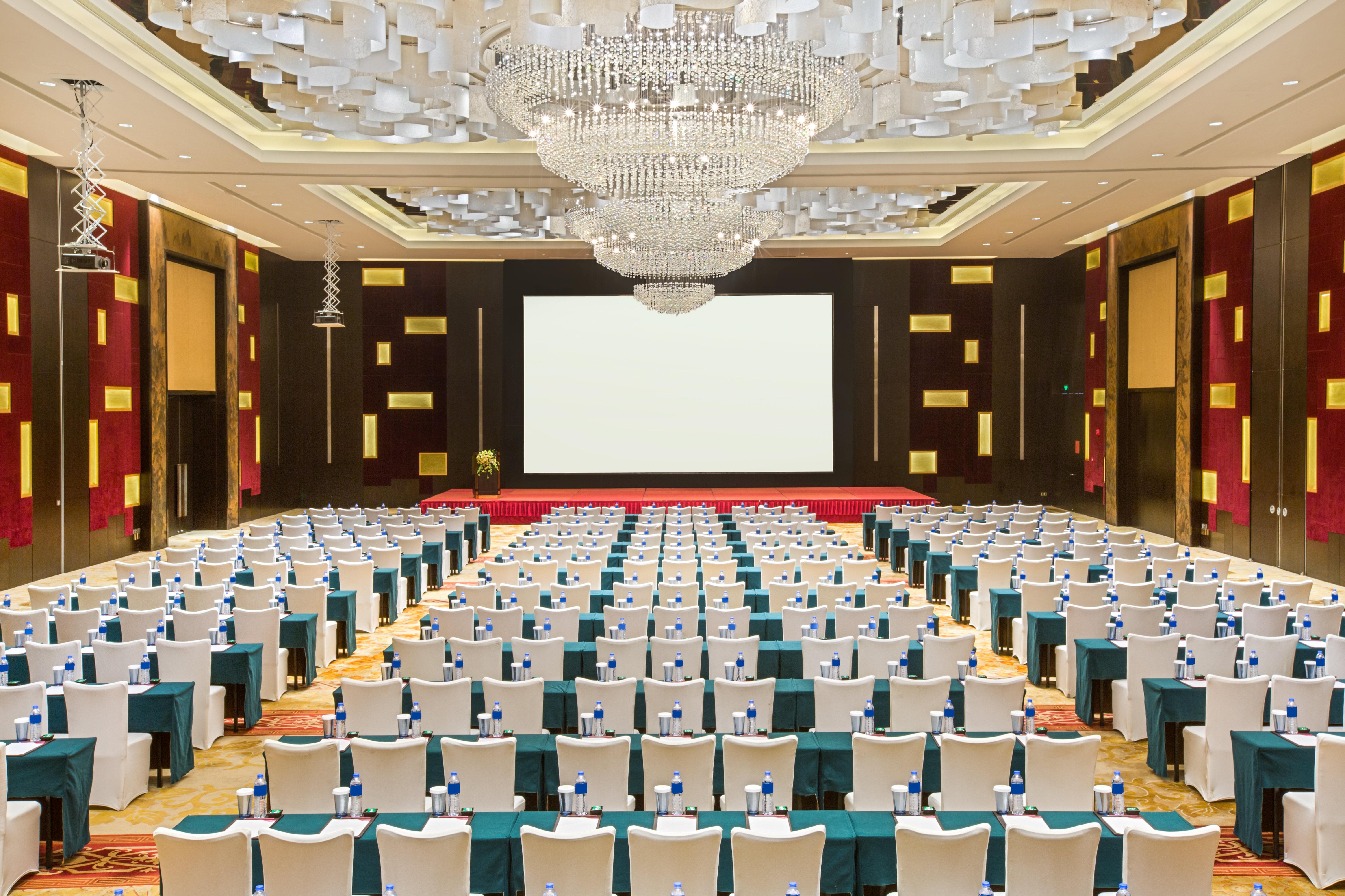 Crowne Plaza Guangzhou Huadu By Ihg - Free Shuttle Bus Between Hotel To Exhibition Center During Canton Fair Exterior photo